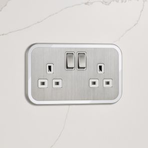 2G UK Plug Socket (13A) in Silver & White Gloss
